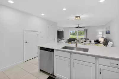 6762 Broadwater Lane, Lake Worth, FL 33467 - Photo 9