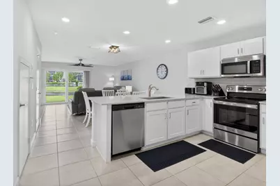 6762 Broadwater Lane, Lake Worth, FL 33467 - Photo 5