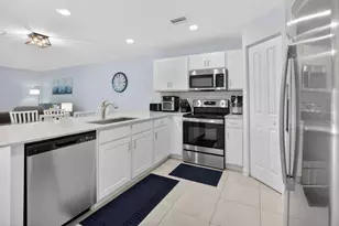 6762 Broadwater Ln, Lake Worth, FL 33467 - Photo 7