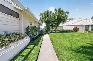 5632 SE Foxcross Pl, Stuart, FL 34997 - Photo 13