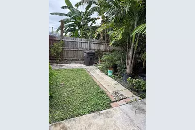 741 Roseland Drive, West Palm Beach, FL 33405 - Photo 15