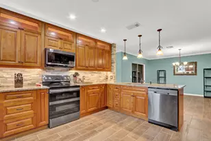 127 Miramar Ave, Royal Palm Beach, FL 33411 - Photo 13