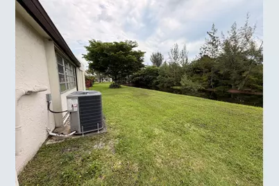 182 Lake Susan Lane, West Palm Beach, FL 33411 - Photo 23