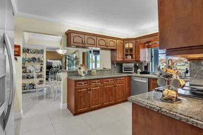 6431 Olde Moat Way, Davie, FL 33331 - Photo 13