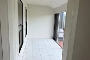 5460 S Lakewood Cir S, Margate, FL 33063 - Photo 29