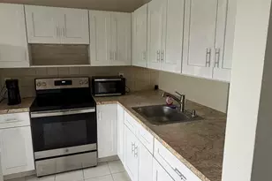 5460 S Lakewood Cir S, Margate, FL 33063 - Photo 9