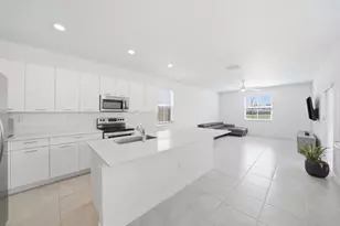 2324 NW 130th St, Miami, FL 33167 - Photo 3
