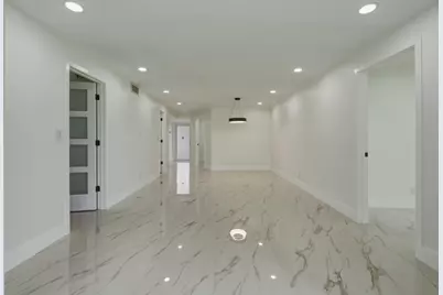 8970 S Hollybrook Boulevard #205, Pembroke Pines, FL 33025 - Photo 13