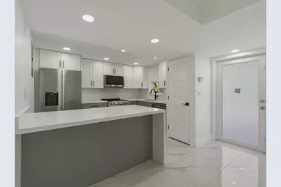 8970 S Hollybrook Boulevard #205, Pembroke Pines, FL 33025 - Photo 1