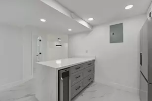 8970 S Hollybrook Blvd, Pembroke Pines, FL 33025 - Photo 17