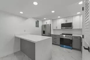 8970 S Hollybrook Blvd, Pembroke Pines, FL 33025 - Photo 9