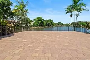 504 Gardens Dr, Pompano Beach, FL 33069 - Photo 25