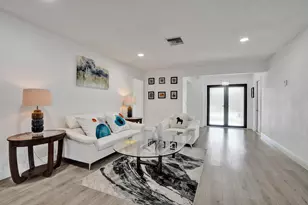 2042 SW 17th Cir, Deerfield Beach, FL 33442 - Photo 9