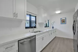 2042 SW 17th Cir, Deerfield Beach, FL 33442 - Photo 17