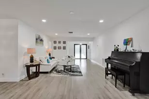 2042 SW 17th Cir, Deerfield Beach, FL 33442 - Photo 11