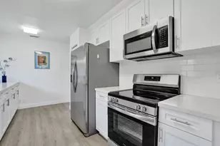 2042 SW 17th Cir, Deerfield Beach, FL 33442 - Photo 17