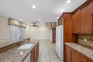 9100 Dupont Pl, Wellington, FL 33414 - Photo 15