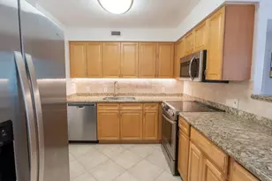 1000 Spanish River Rd, Boca Raton, FL 33432 - Photo 5