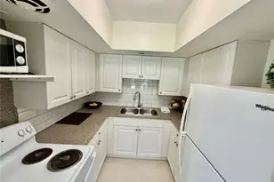 23 NE 19th Ave, Pompano Beach, FL 33060 - Photo 9