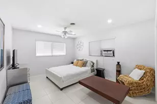 23 NE 19th Ave, Pompano Beach, FL 33060 - Photo 9