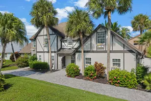 121 Queen Eugenia Ct, Hutchinson Island, FL 34949 - Photo 7