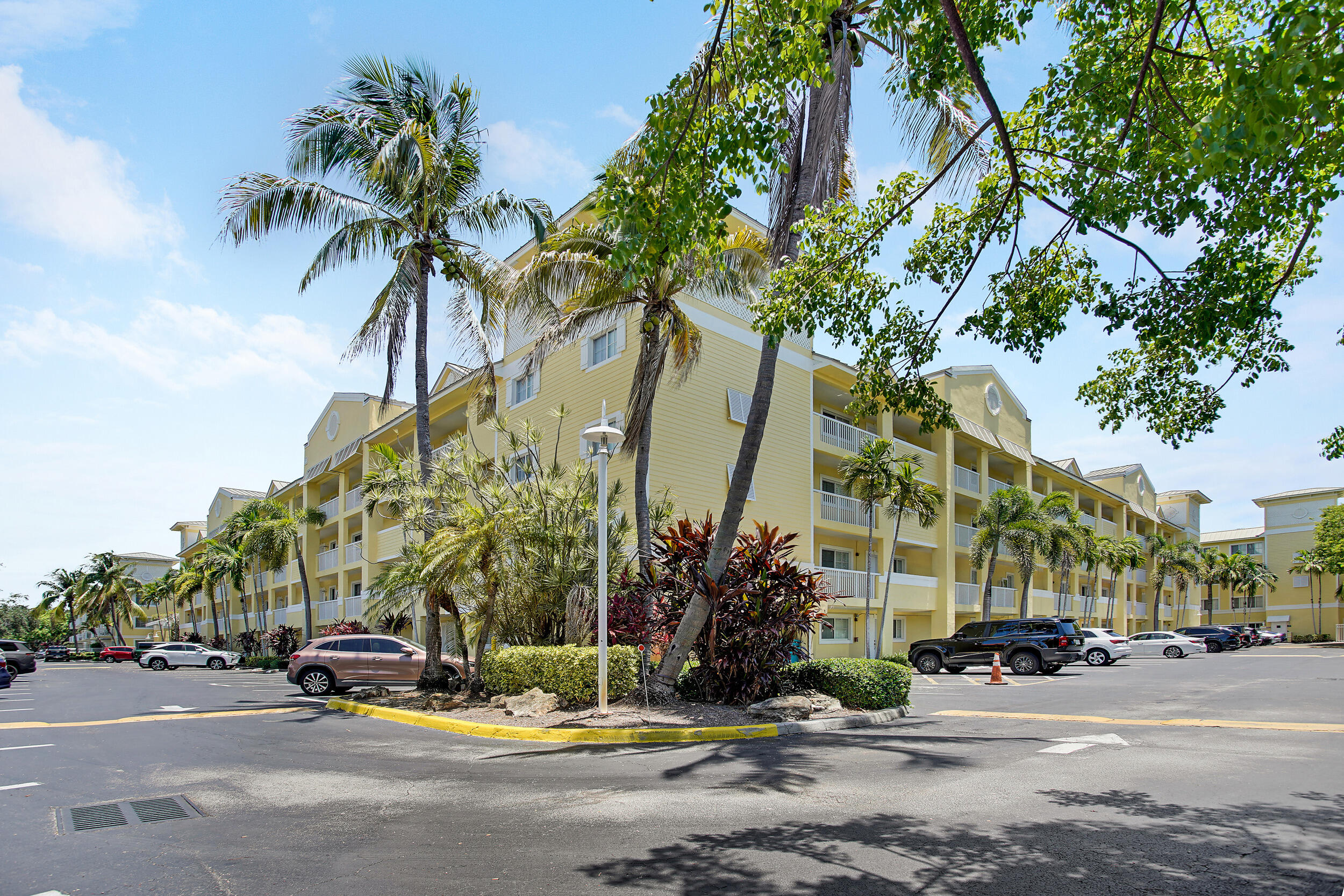 1501 E Broward Blvd #705 - 1501 E Broward Blvd #705, Fort Lauderdale, FL 33301 Luxury Property | Jose Angel Pina