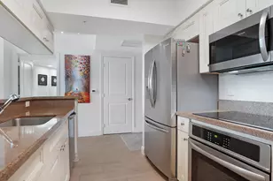 347 N New River Dr E, Fort Lauderdale, FL 33301 - Photo 7