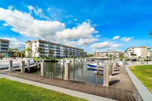 930 Dogwood Dr, Delray Beach, FL 33483 - Photo 27