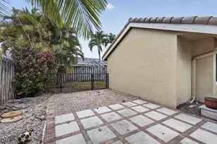 2171 Amesbury Cir, Wellington, FL 33414 - Photo 41