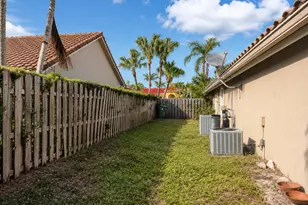 2171 Amesbury Cir, Wellington, FL 33414 - Photo 47