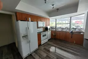 6641 Emerald Lake Dr, Miramar, FL 33023 - Photo 9