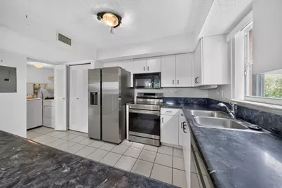 3291 NW 44th Street #2, Oakland Park, FL 33309 - Photo 27