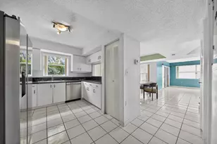 3291 NW 44th St, Oakland Park, FL 33309 - Photo 23