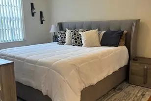 1040 Lake Shore Dr, Lake Park, FL 33403 - Photo 9