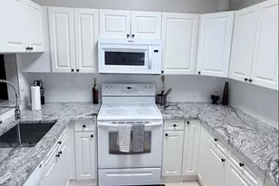 2555 Bedford Mews Dr, Wellington, FL 33414 - Photo 5