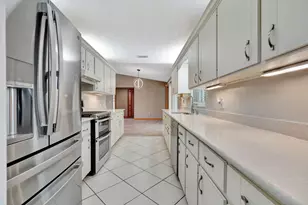 661 SE Crescent Ave, Port Saint Lucie, FL 34984 - Photo 11