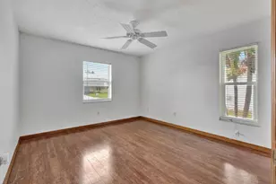 661 SE Crescent Ave, Port Saint Lucie, FL 34984 - Photo 21