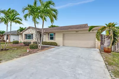 661 SE Crescent Avenue, Port Saint Lucie, FL 34984 - Photo 3