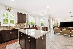 6993 Pines Cir, Coconut Creek, FL 33073 - Photo 9