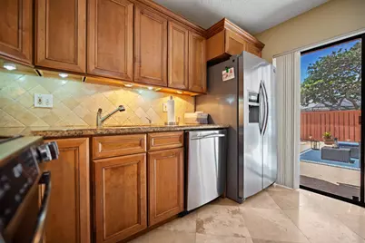 2874 Waterford Drive S, Deerfield Beach, FL 33442 - Photo 11
