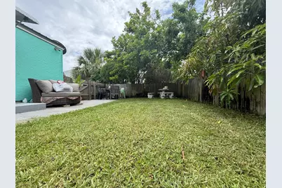 320 W 29th Street, Riviera Beach, FL 33404 - Photo 23