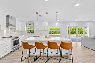 10098 Ramblewood Dr, Coral Springs, FL 33071 - Photo 1