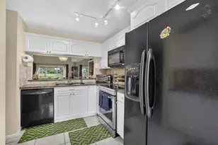 7426 Pinewalk Dr S, Margate, FL 33063 - Photo 5