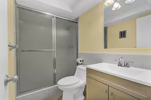 2121 NE 68th St, Fort Lauderdale, FL 33308 - Photo 31