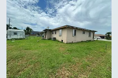 190 SW 6th Avenue, South Bay, FL 33493 - Photo 3