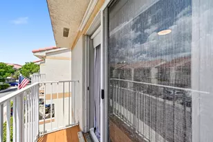 8464 Lagos De Campo Blvd, Tamarac, FL 33321 - Photo 37