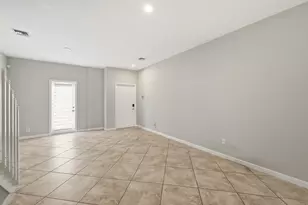 8464 Lagos De Campo Blvd, Tamarac, FL 33321 - Photo 15