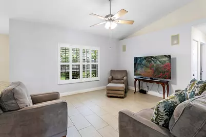 106 Venetian Lane, Royal Palm Beach, FL 33411 - Photo 9