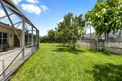 106 Venetian Lane, Royal Palm Beach, FL 33411 - Photo 17