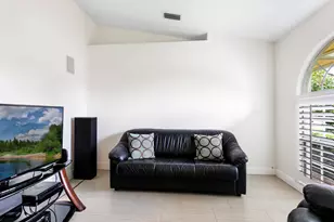 106 Venetian Ln, Royal Palm Beach, FL 33411 - Photo 3